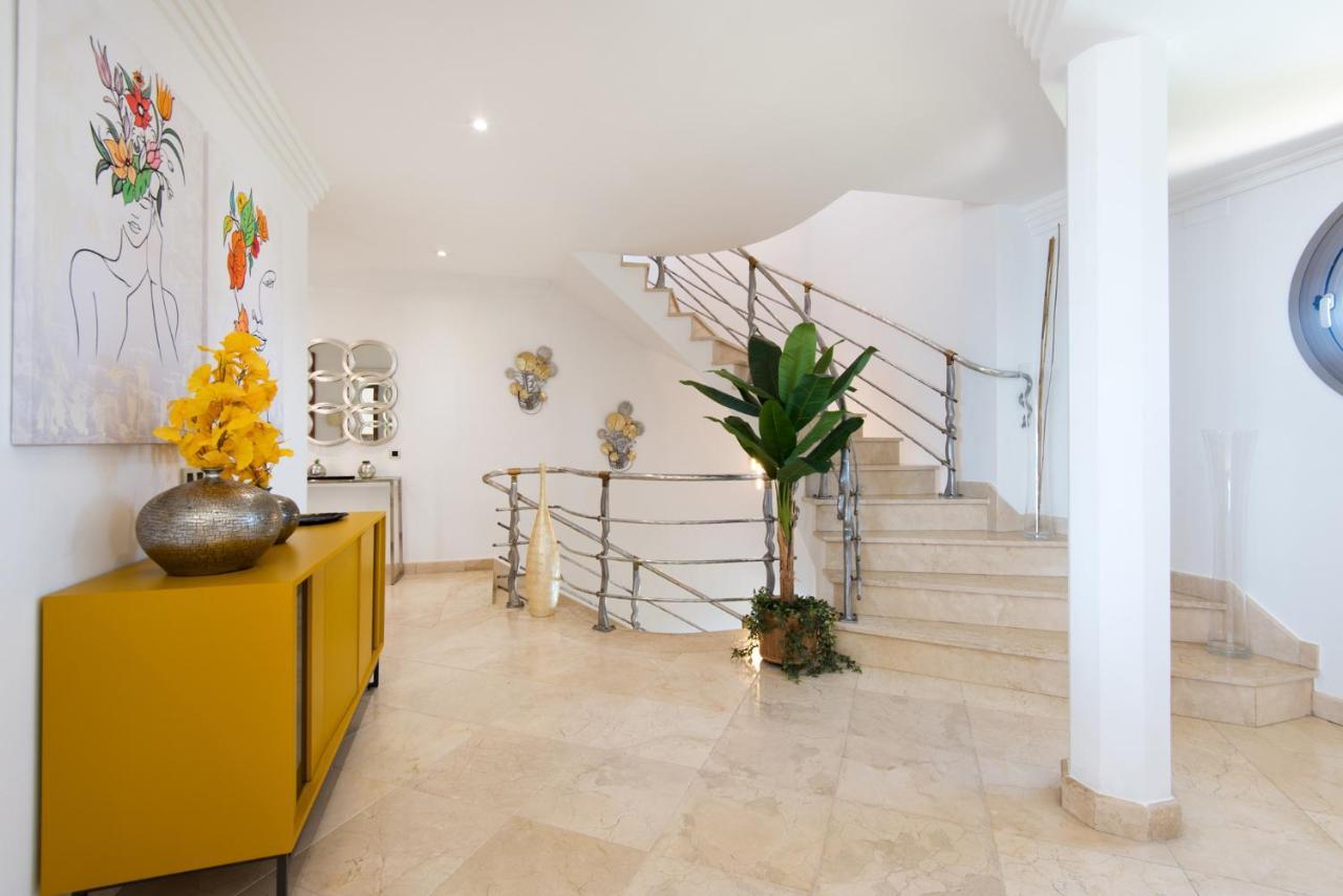 Ph Bellagio: Luxurious And Romantic Duplex Penthouse With Private Pool & Sea Views