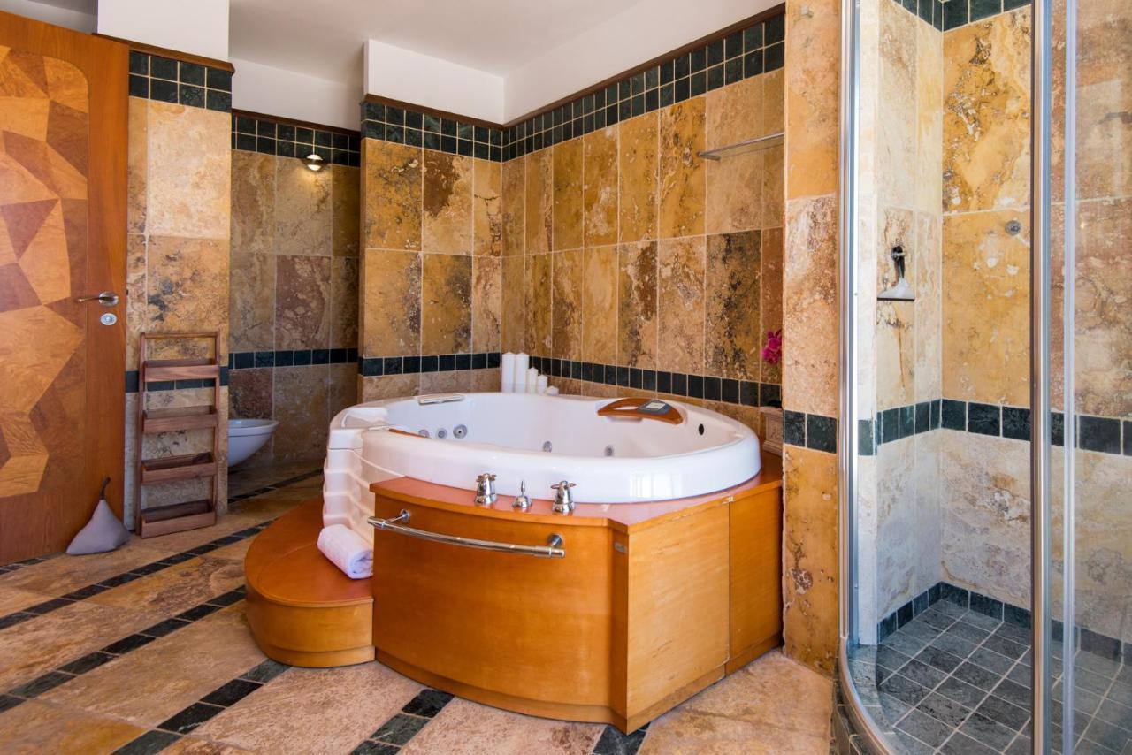 Ph Bellagio: Luxurious And Romantic Duplex Penthouse With Private Pool & Sea Views Appartement