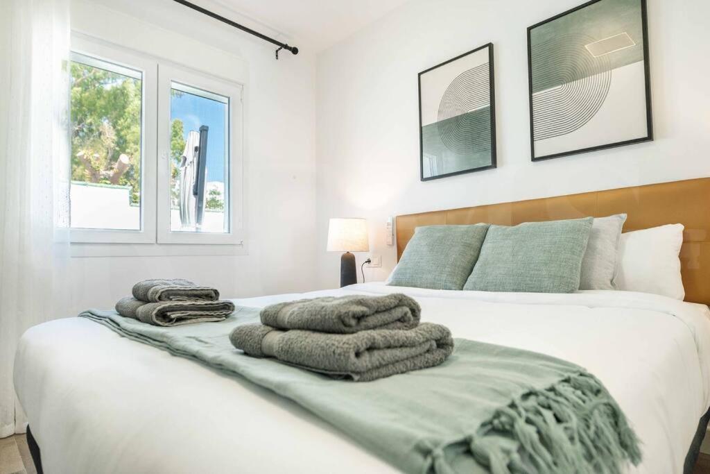 With Private Heated Pool By The & Port - By Rems Villa