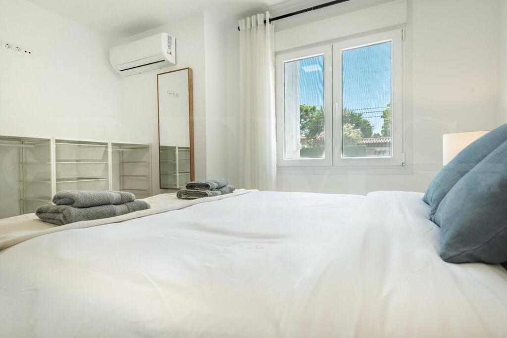 With Private Heated Pool By The & Port - By Rems
