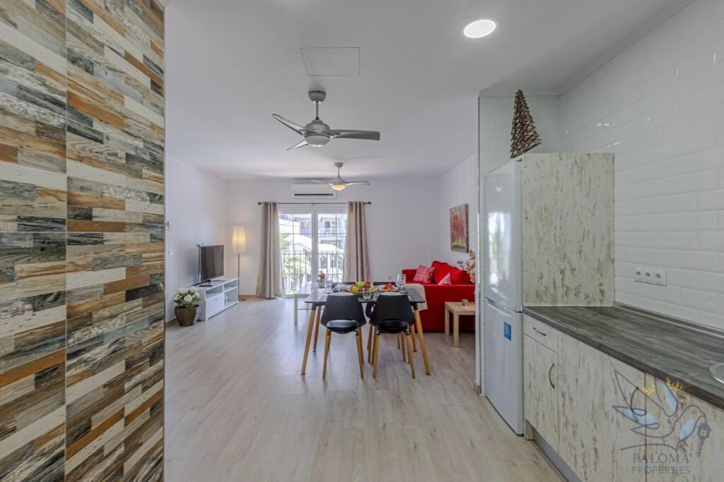 Apartment Benalroma Spacious 50 Mt From The