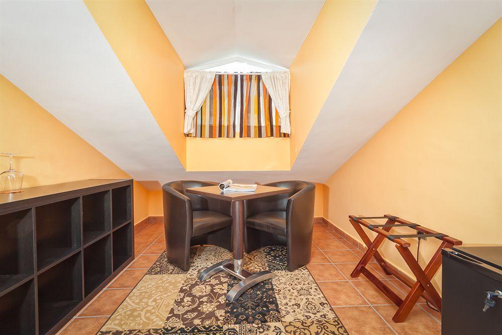 La Plazoleta Hotel 2*