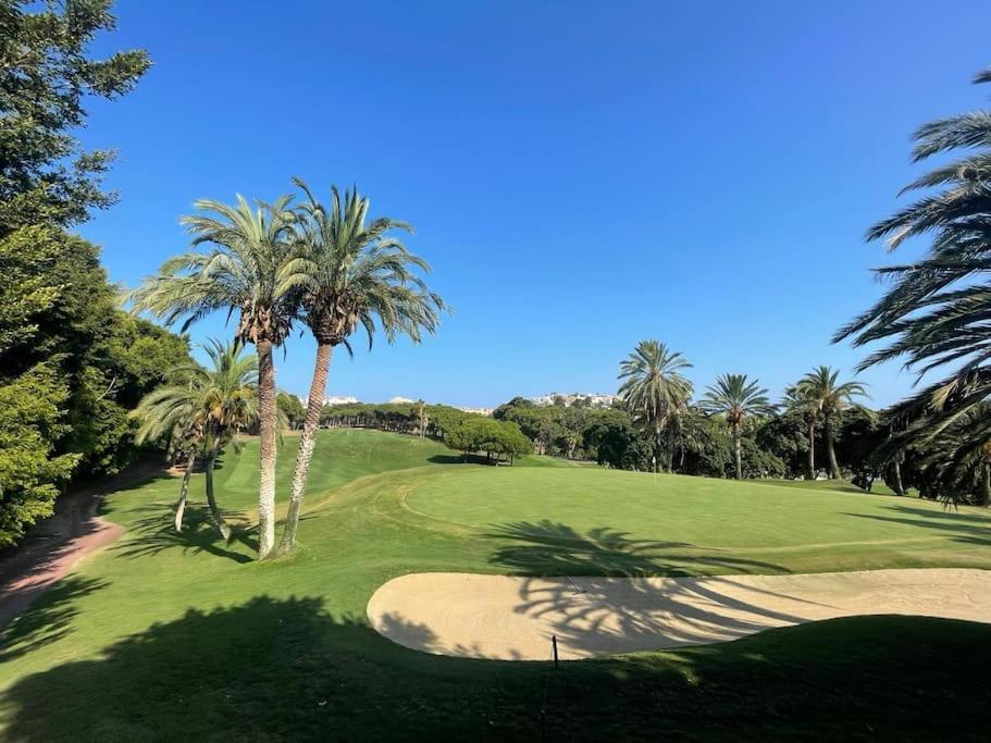 Casa De 3 Plantas, Con Jardin Y Vistas Al Golf