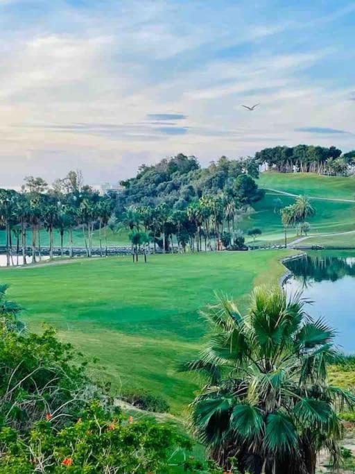 Casa De 3 Plantas, Con Jardin Y Vistas Al Golf *