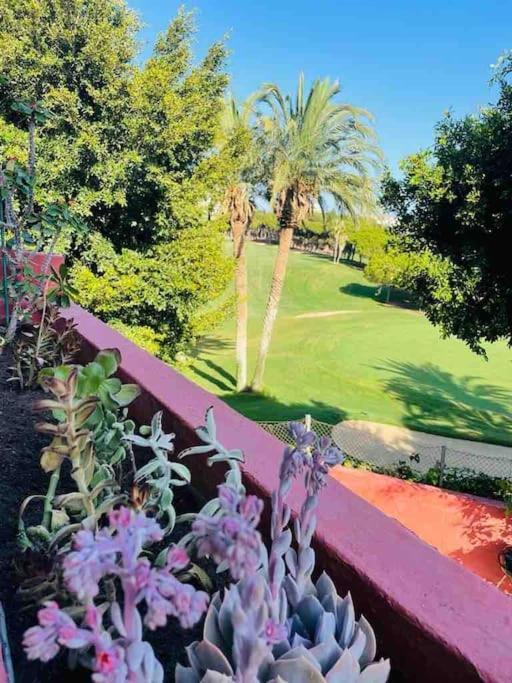 Casa De 3 Plantas, Con Jardin Y Vistas Al Golf Holiday home *