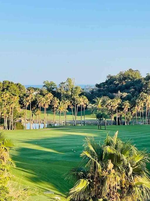 Casa De 3 Plantas, Con Jardin Y Vistas Al Golf Vakantiehuis Benalmádena