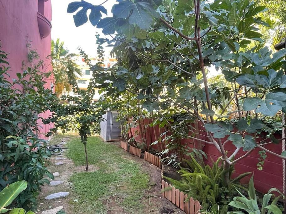 Casa De 3 Plantas, Con Jardin Y Vistas Al Golf