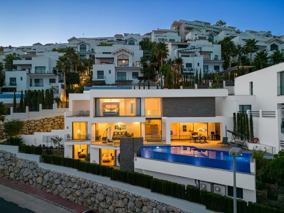 Higueronrentals Palm Springs Villa *