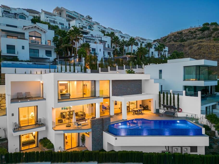 Higueronrentals Palm Springs Villa *