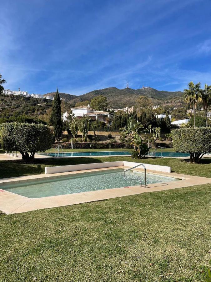 Villa Stunning With Sea Views & Jacuzzi