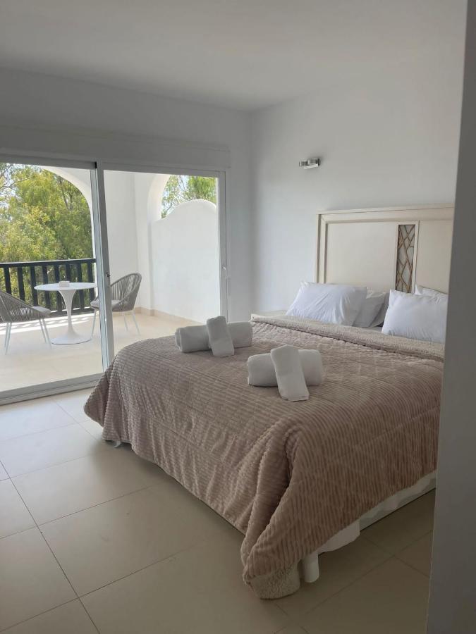 Stunning With Sea Views & Jacuzzi Villa