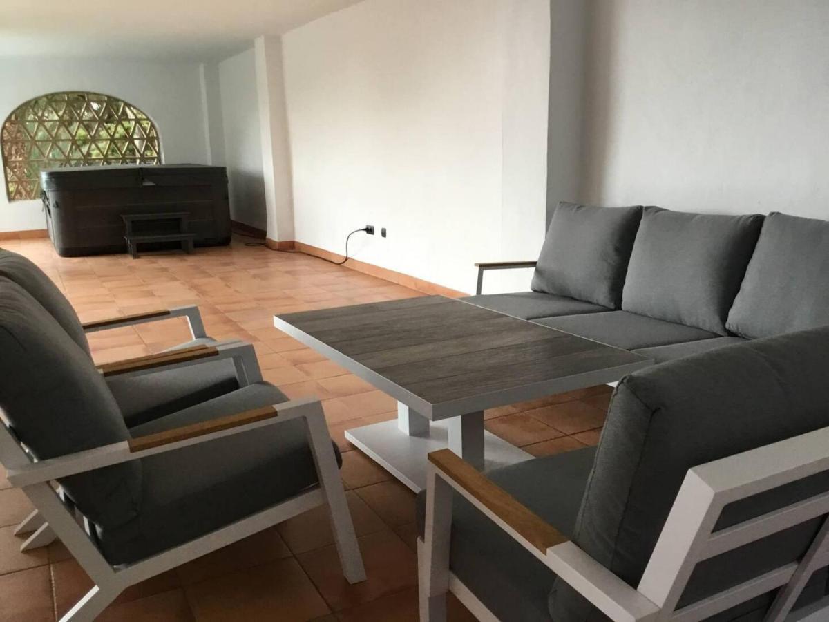 Stunning With Sea Views & Jacuzzi Villa *