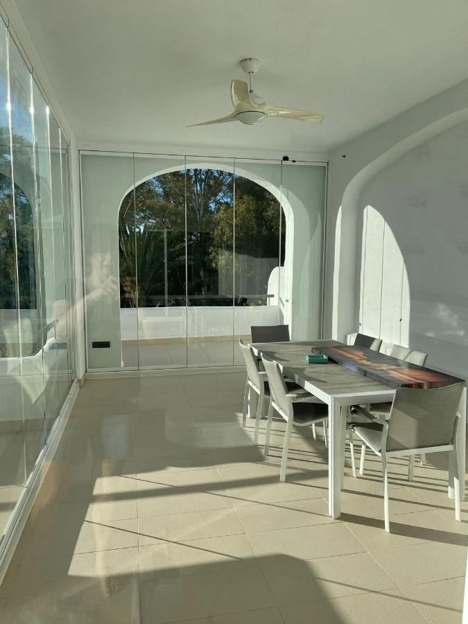 Stunning With Sea Views & Jacuzzi