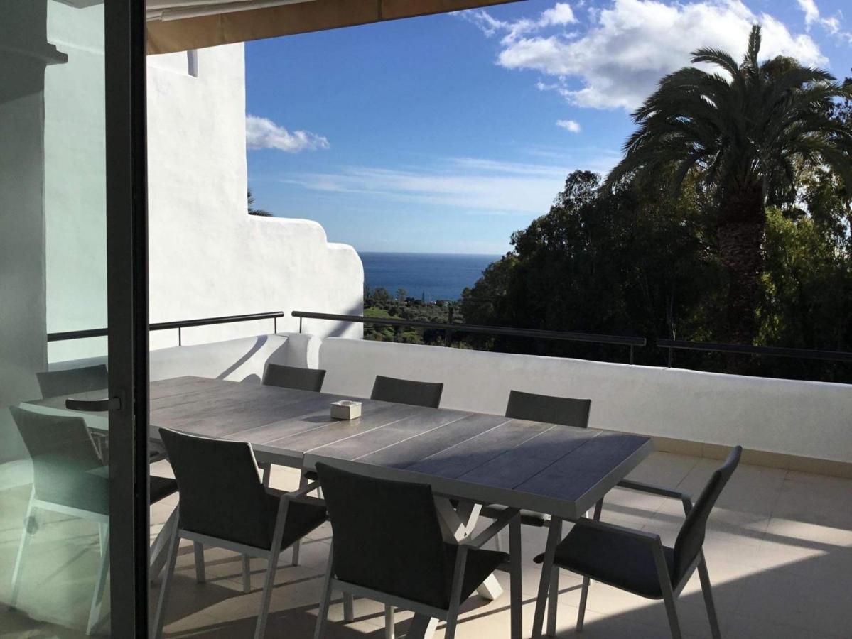 Stunning With Sea Views & Jacuzzi