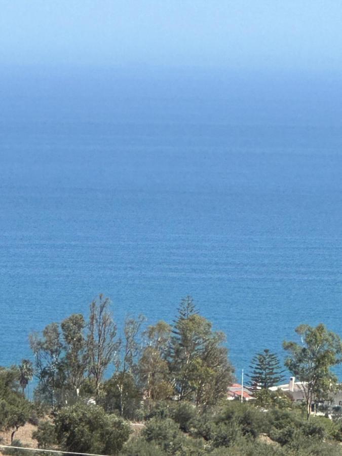 Stunning With Sea Views & Jacuzzi