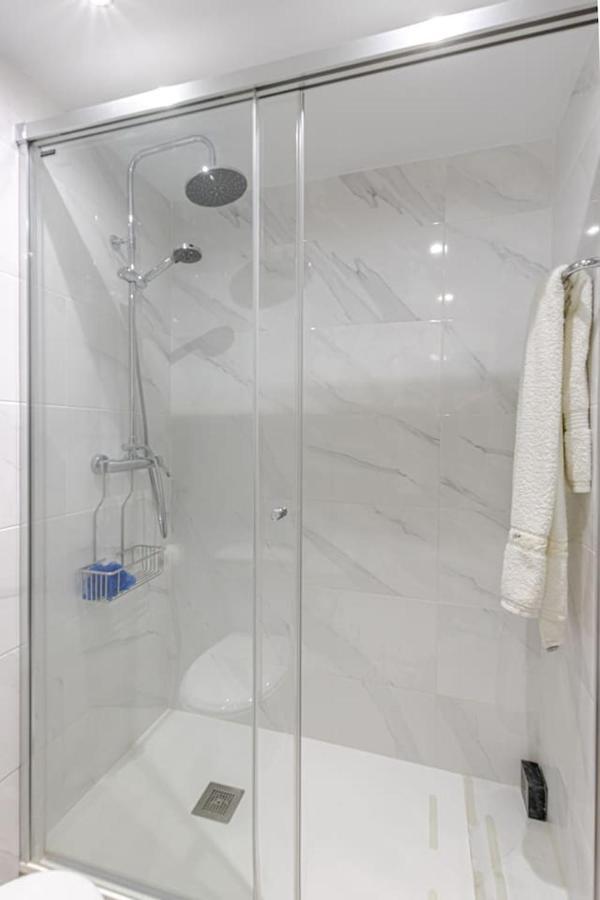 Wonderful With Sea Views Apartment