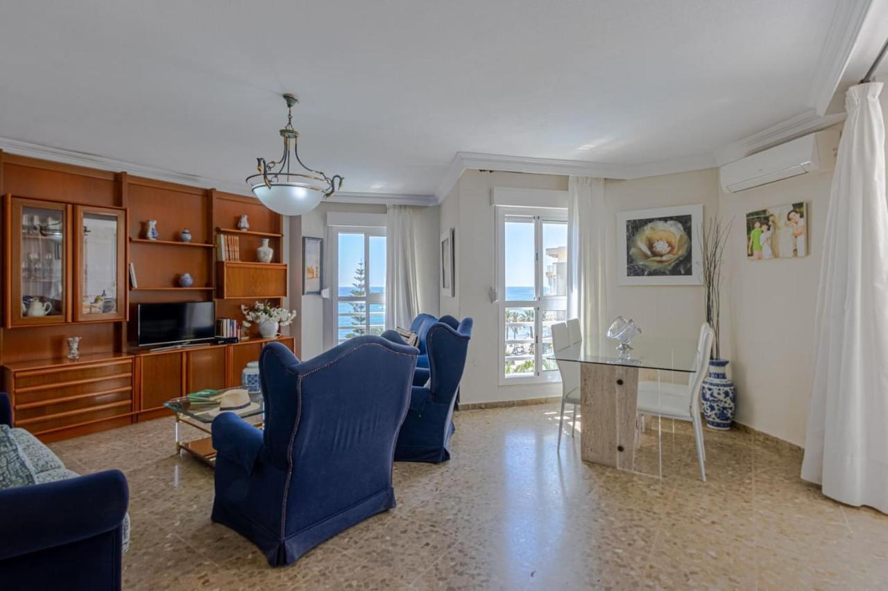 Wonderful With Sea Views Apartment