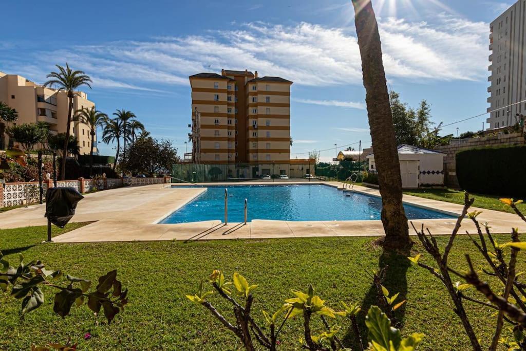 Beautiful With Sea Views Apartment Benalmadena