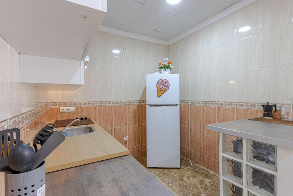 Apartment Bright 50 Mt From The