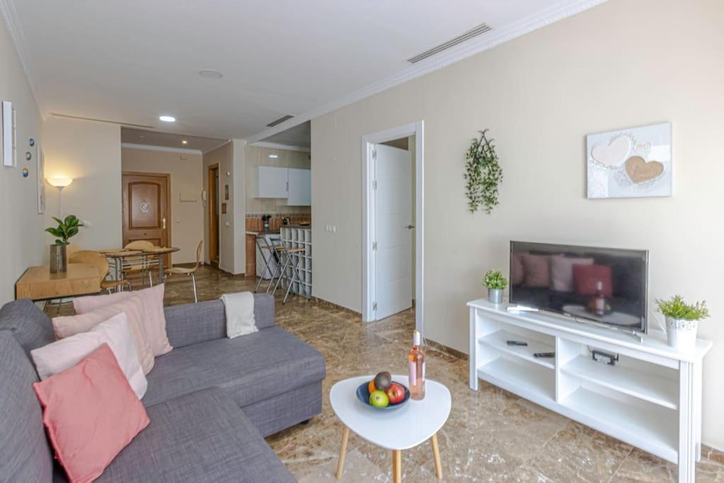Apartment Bright 50 Mt From The *