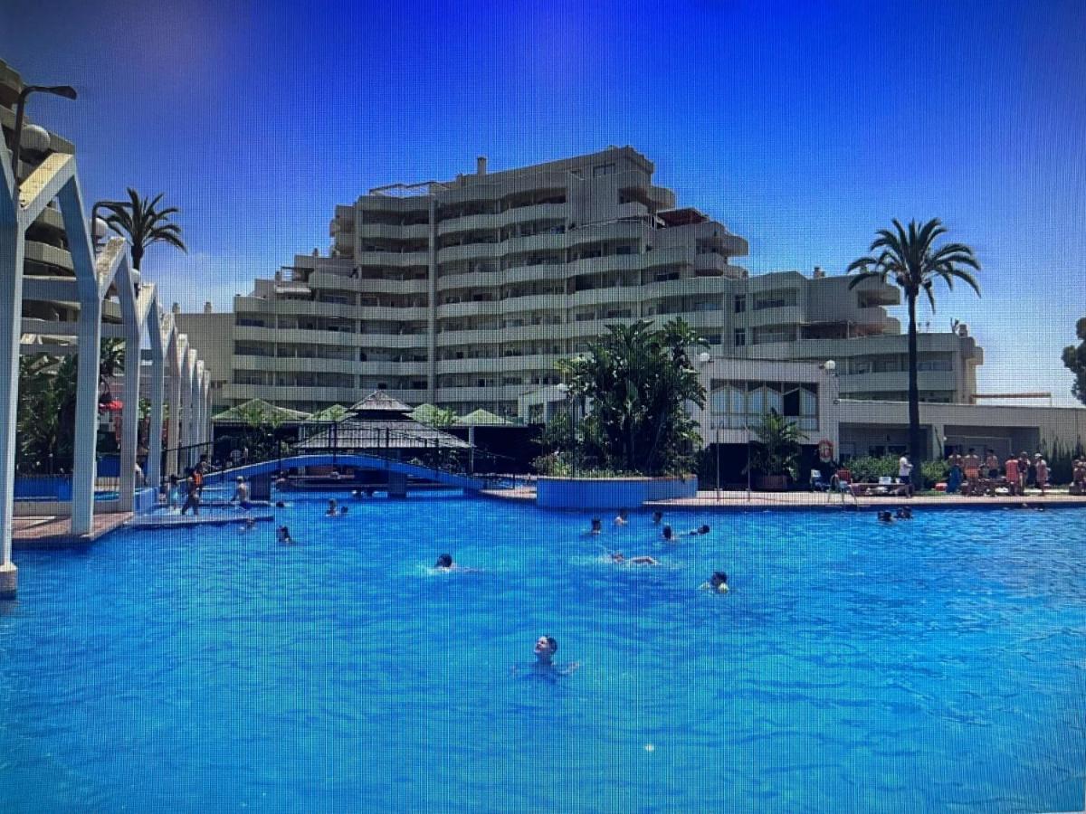 Benalbeach 2bdr Beach100m 5 Pools Gardens Benalmadena