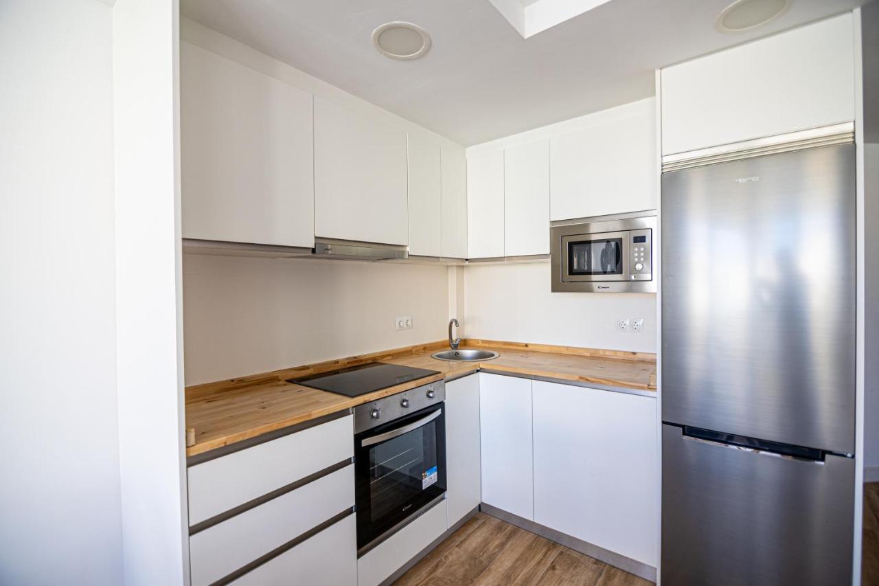 Sunstay Seaside Flat I Puerto Marina Apartment