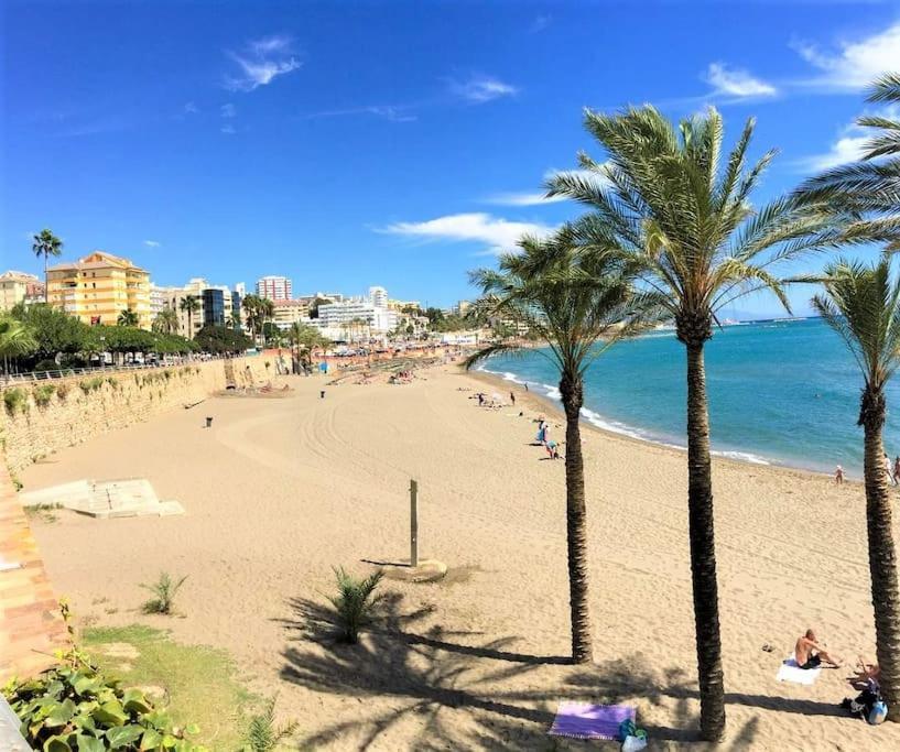 Frontline Marina Sea & Beach Views Appartement Benalmádena