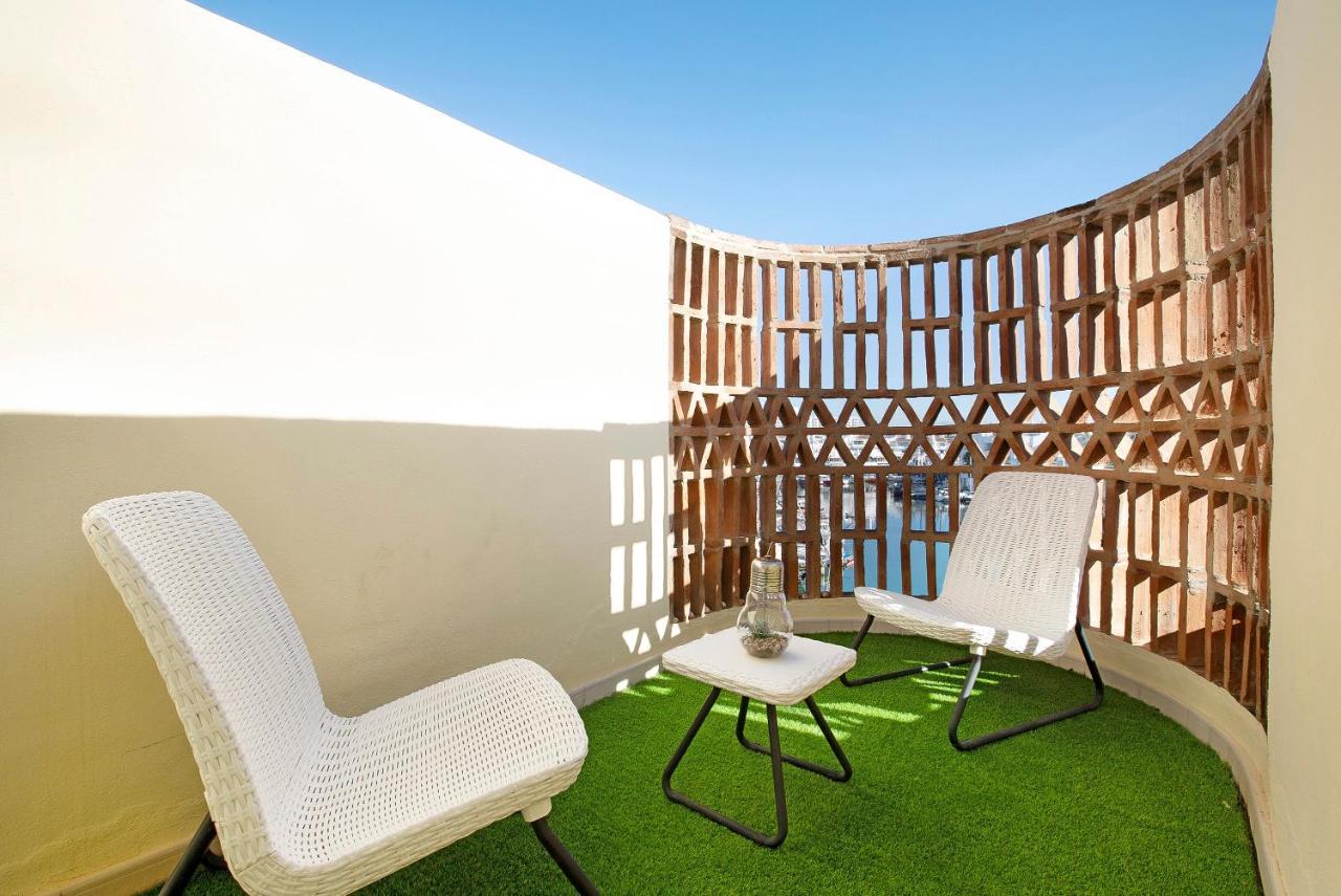 Luxury In Puerto Marina Apartment