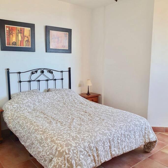 New Alquibla Gardens, Terrace & Pool Apartment
