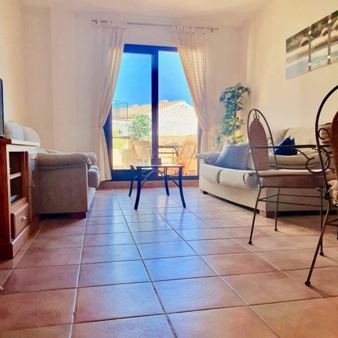 New Alquibla Gardens, Terrace & Pool Apartment