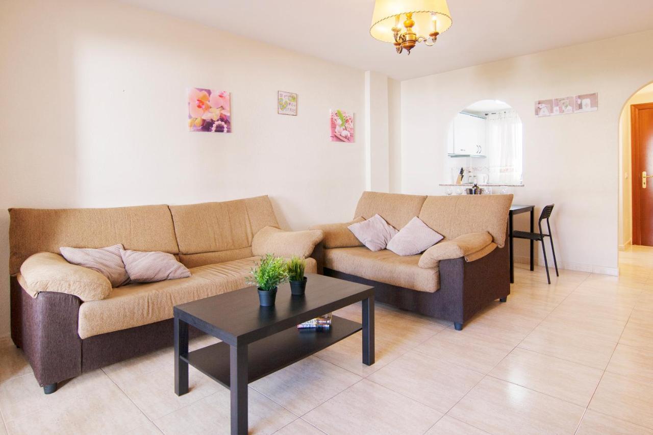 Nadales Apartment *