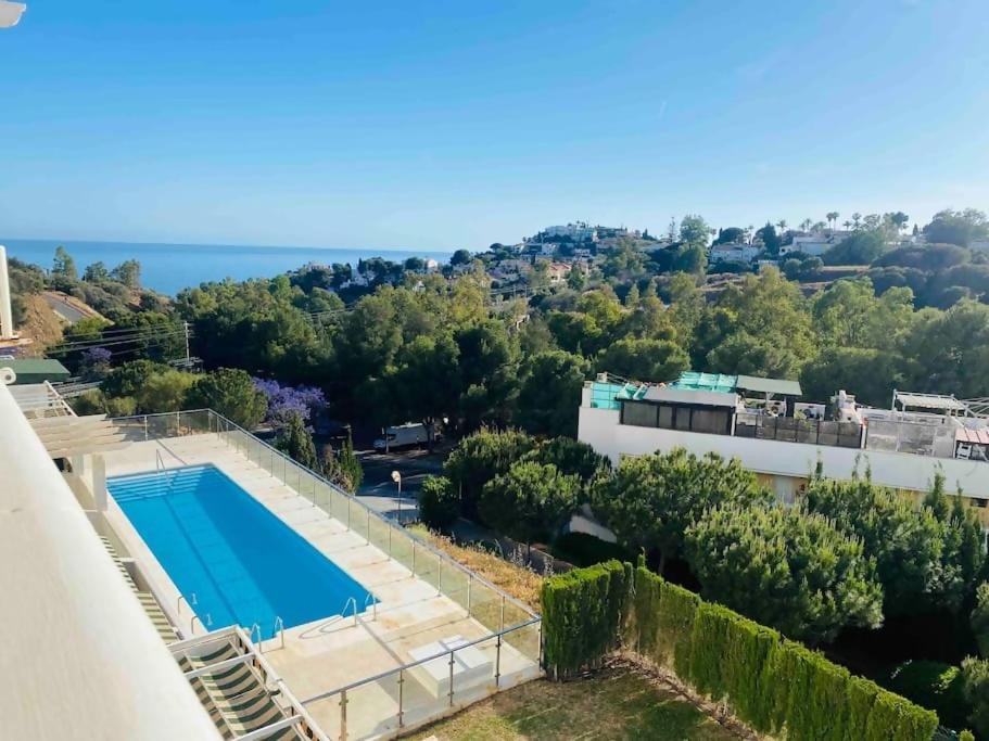Piso Cerca A La Playa Con Piscina Y Vistas Al Mar Benalmadena