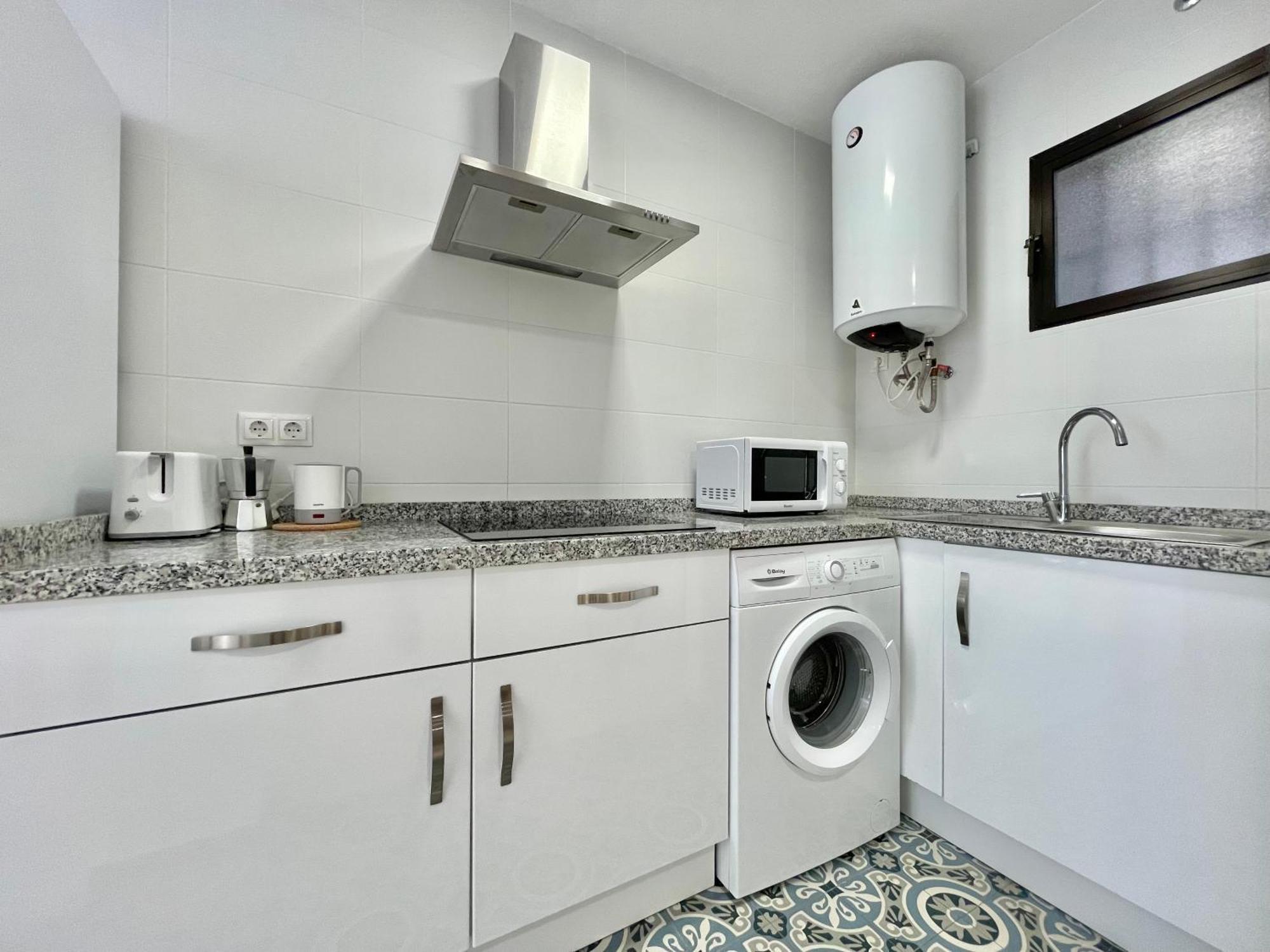 Appartement Lafrenchtouch - Centrico Con Piscina Junto Al Tren Benalmádena