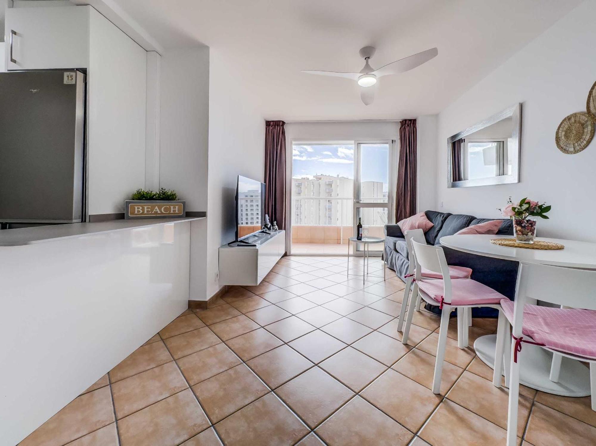 Apartamento Puerto Marina, Frente Al Mar