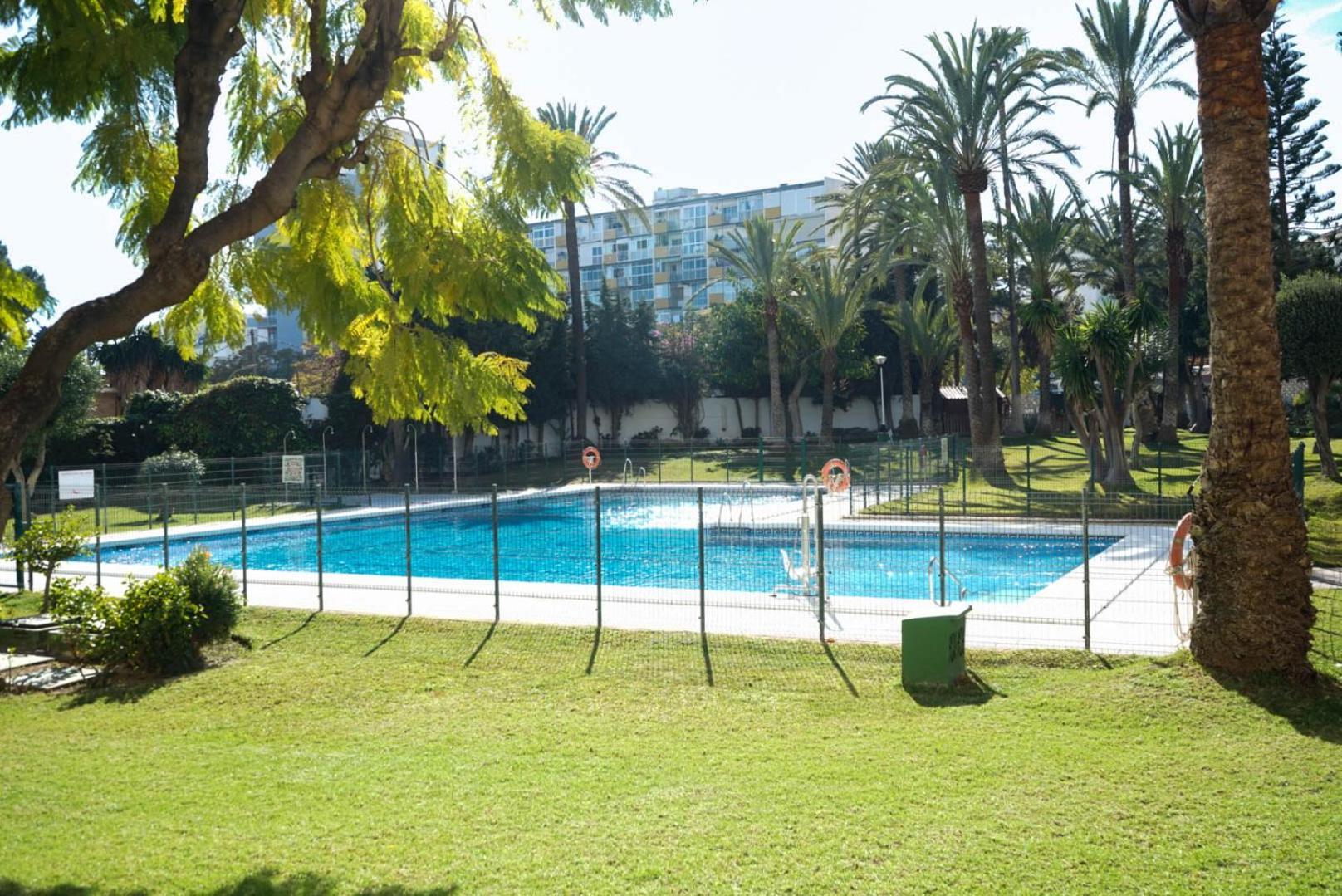 Apartamento Bonito Y Amplio Piso En Con Piscina