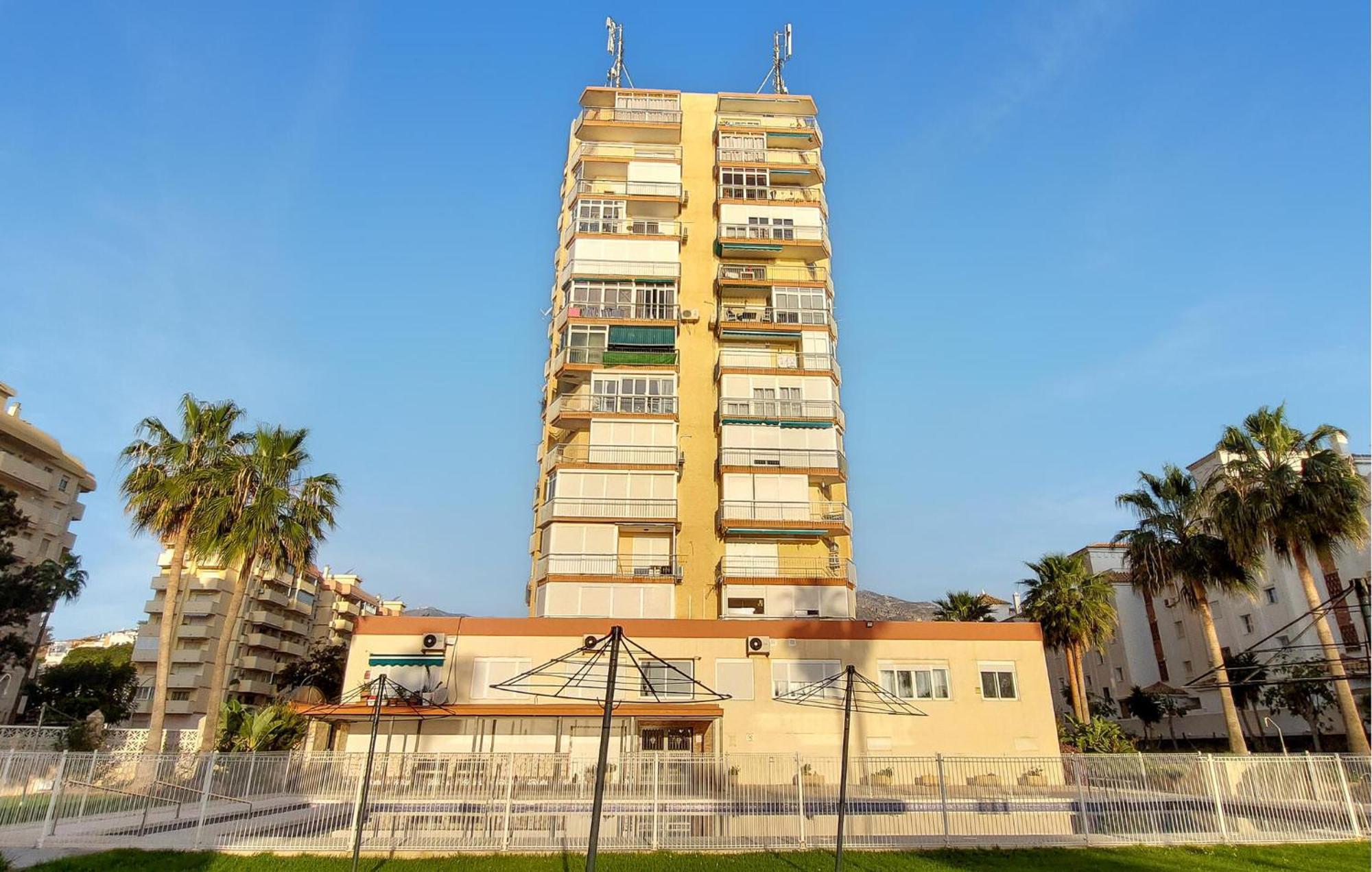 Cozy In With Swimming Pool Apartment Benalmadena