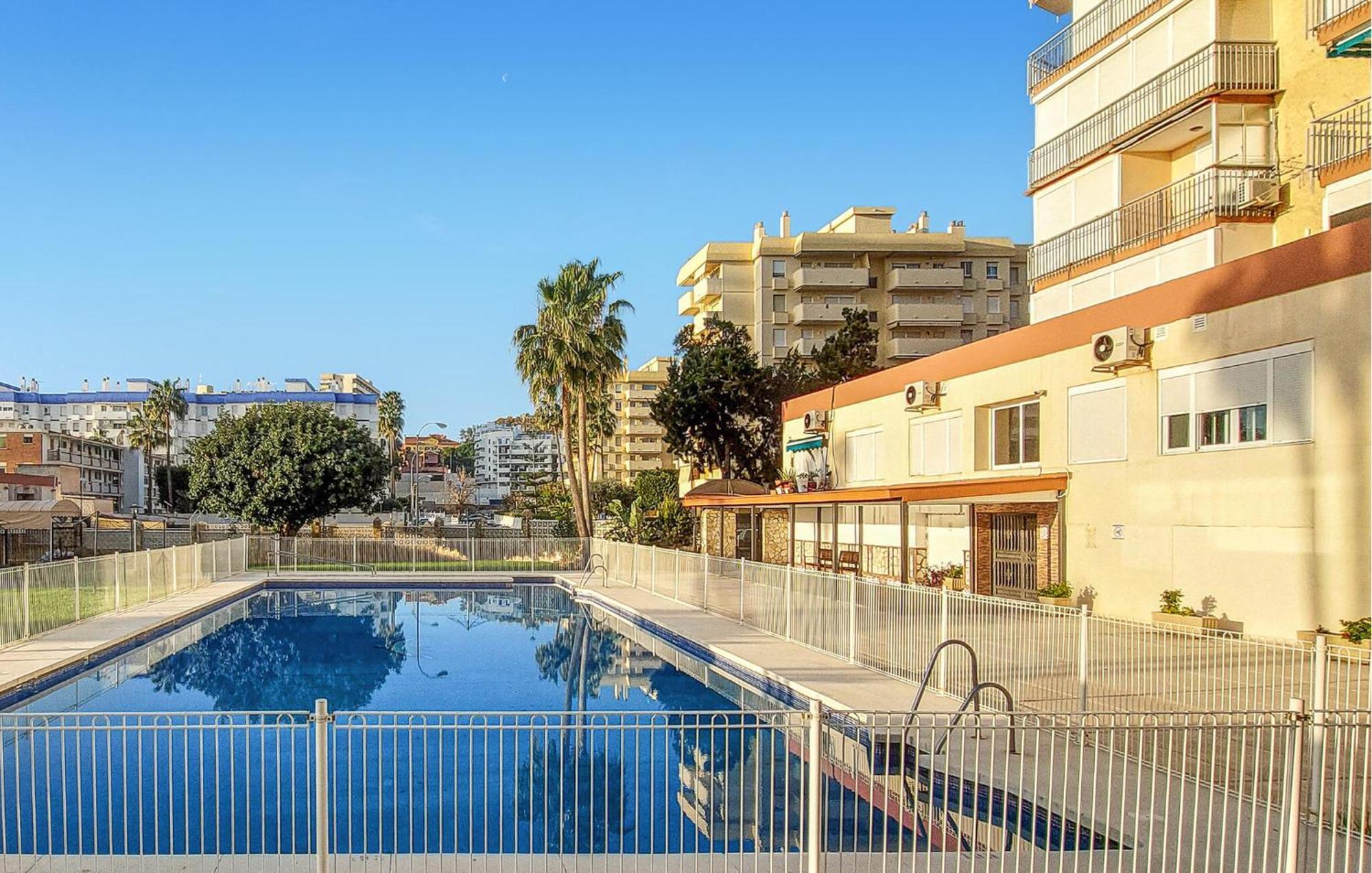 Cozy In With Swimming Pool Apartment