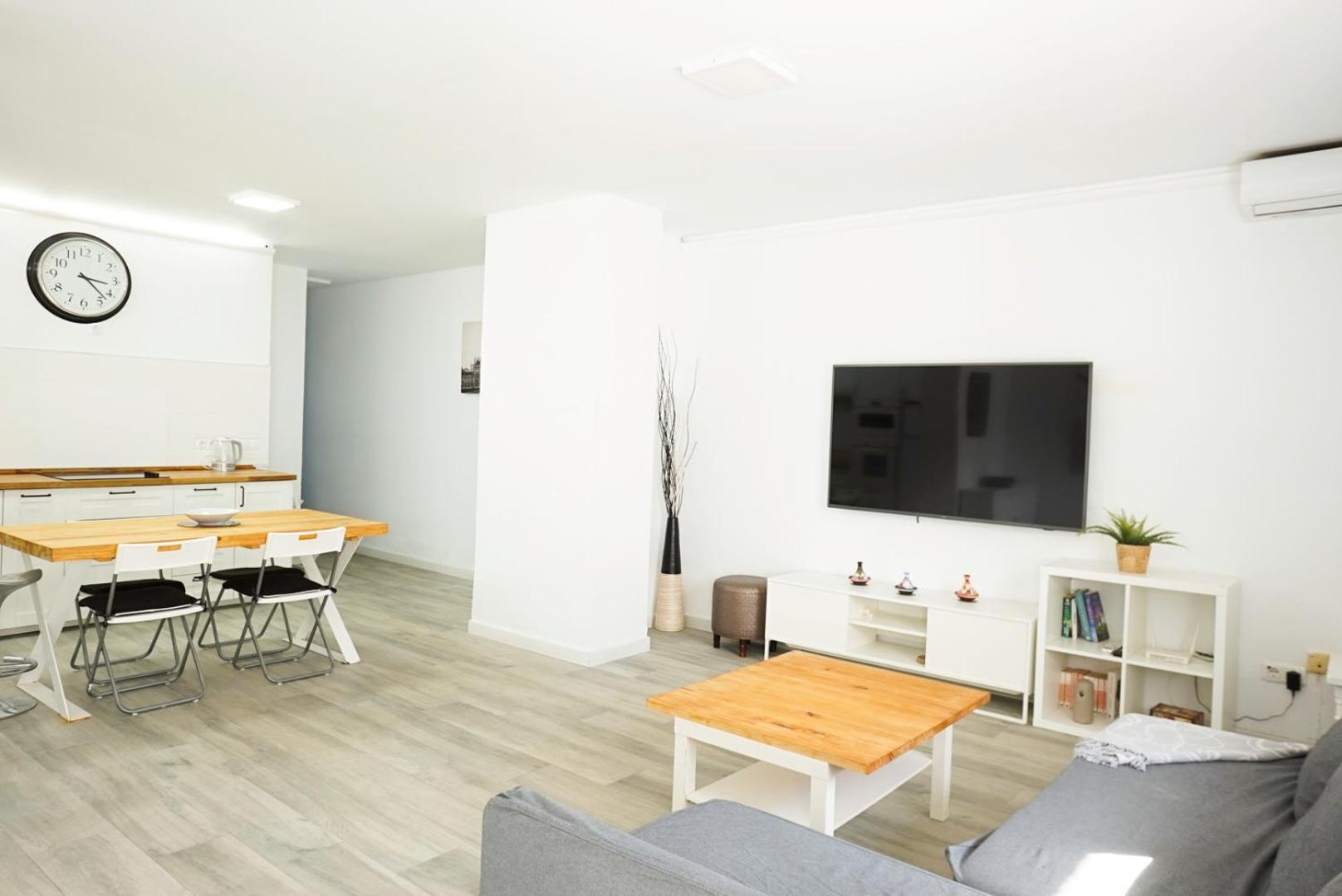 Apartamento Bonito Y Amplio Piso En Con Piscina *