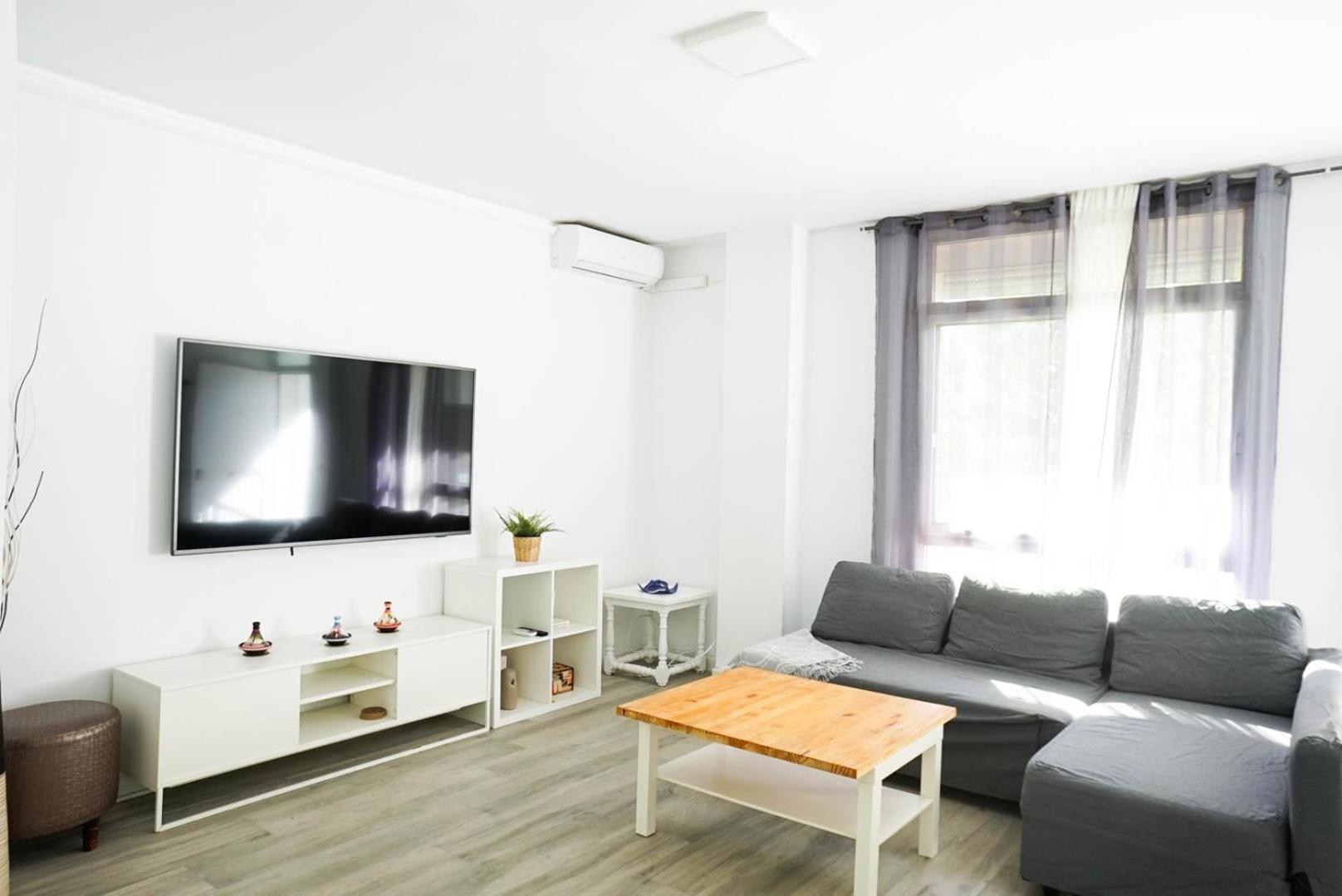 Apartamento Bonito Y Amplio Piso En Con Piscina *