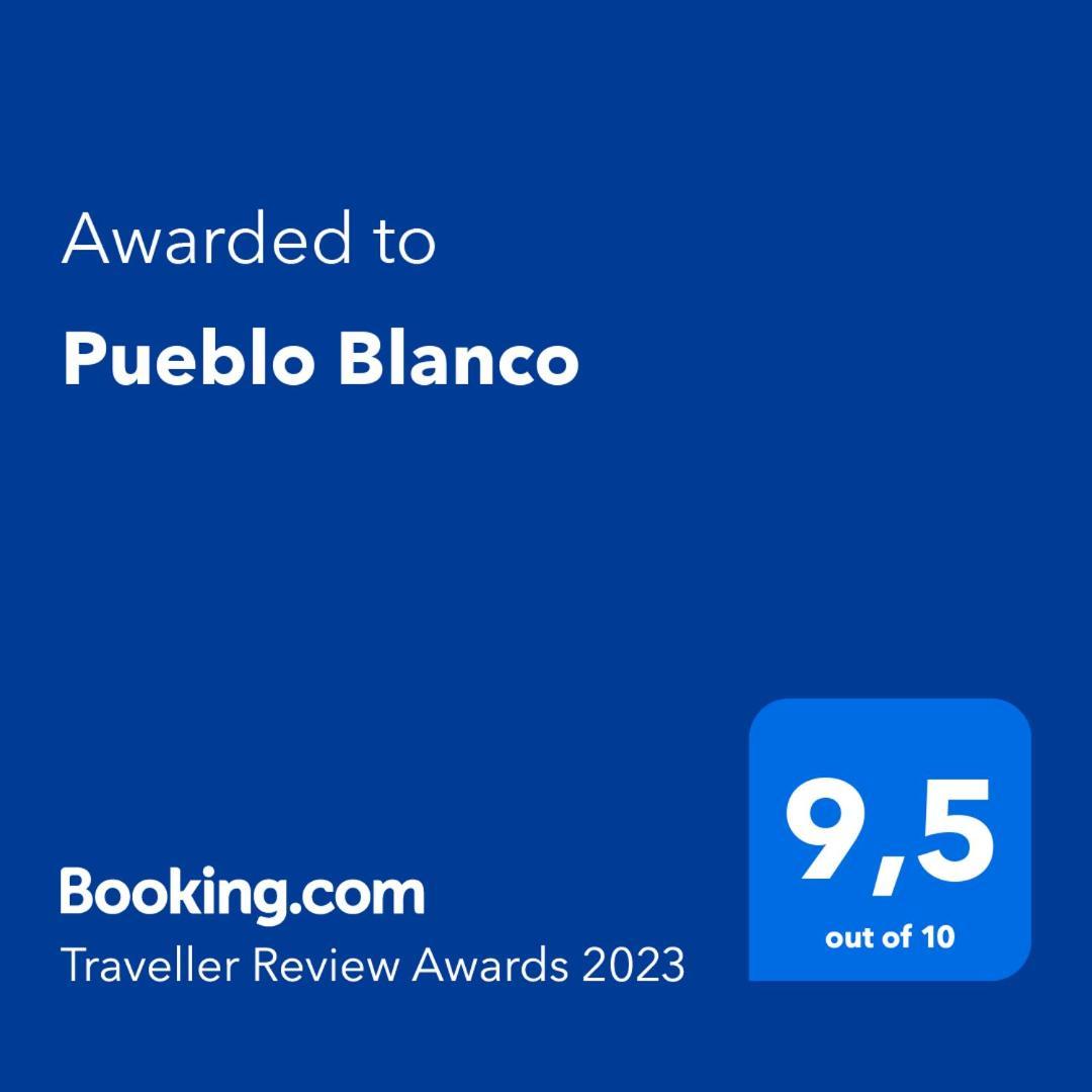 Pueblo Blanco *