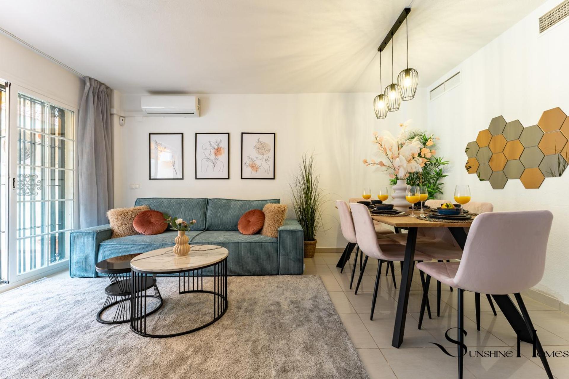 Vakantiehuis Townhouse With Jacuzzi,sea Views, Swimming Pool,garage