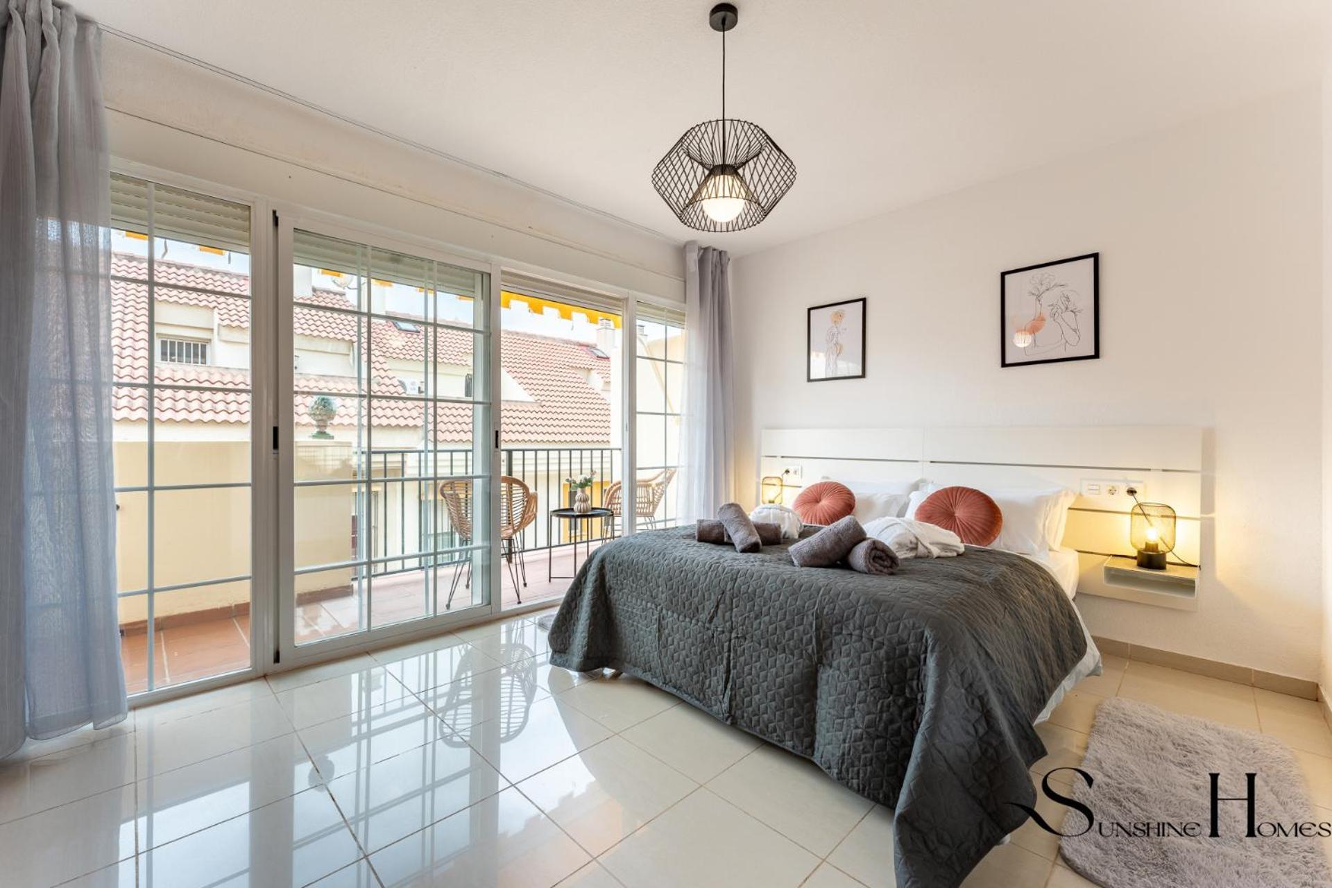 Townhouse With Jacuzzi,sea Views, Swimming Pool,garage Сasa de vacaciones *