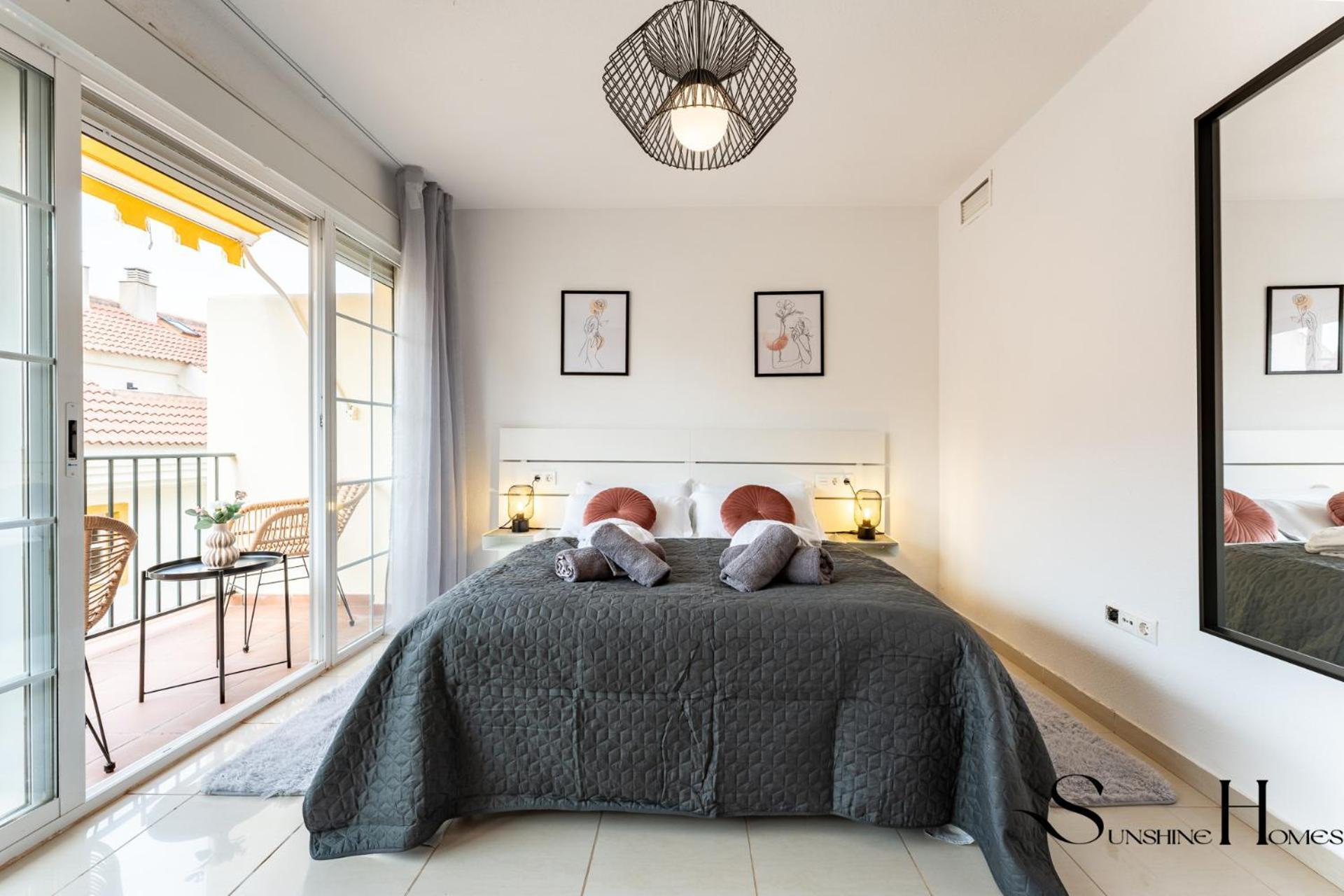 Townhouse With Jacuzzi,sea Views, Swimming Pool,garage Benalmádena