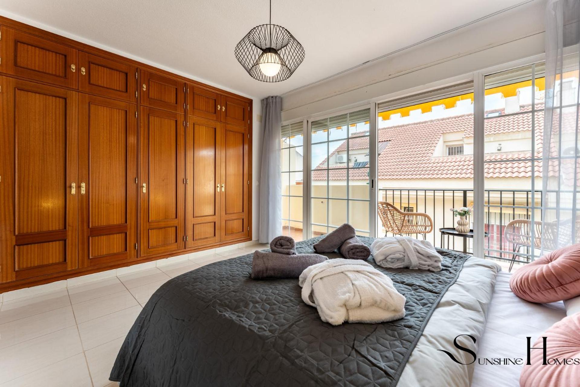 Townhouse With Jacuzzi,sea Views, Swimming Pool,garage Сasa de vacaciones *