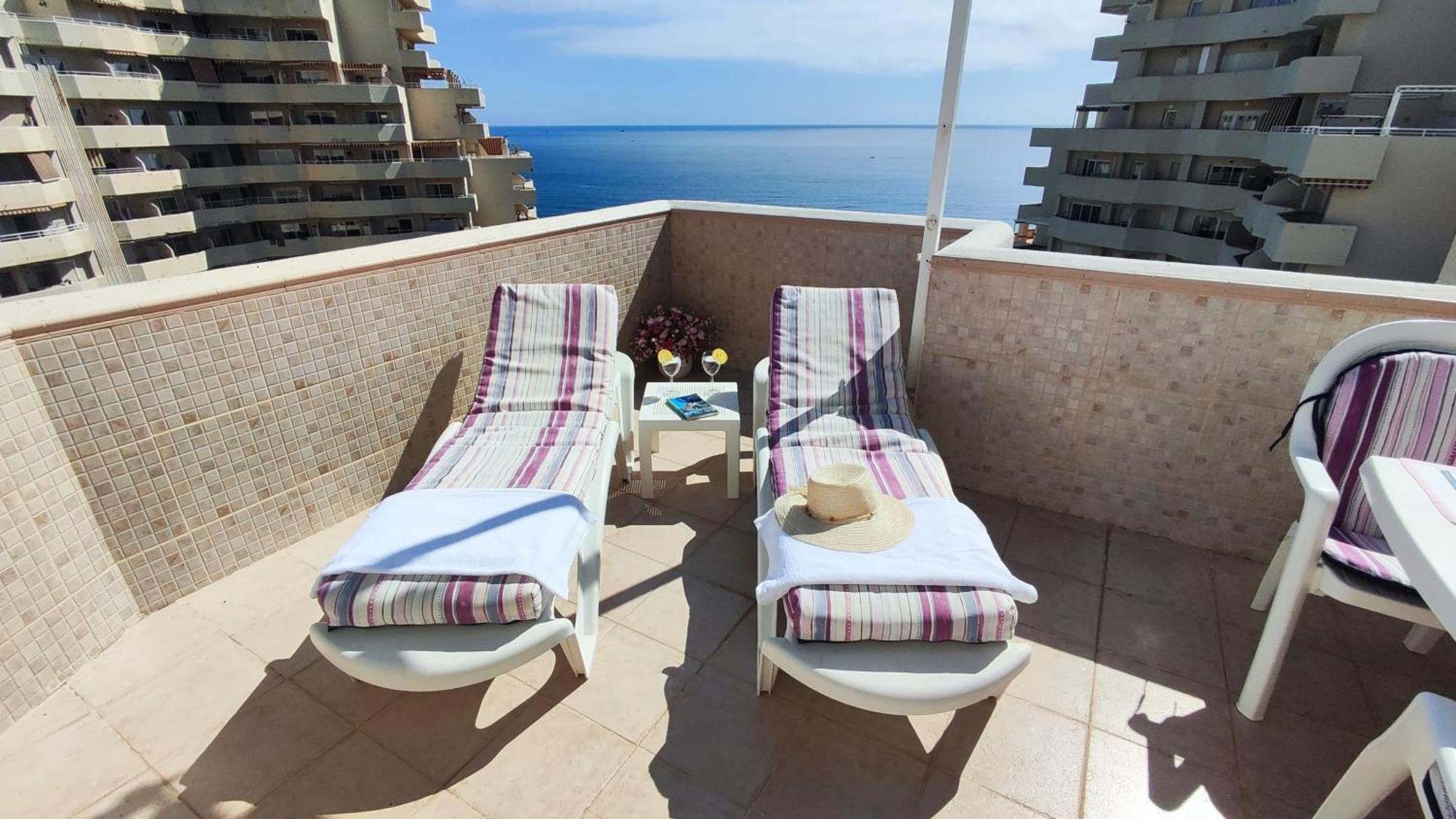 Benal With Sunny Terrace And Water Park Apartment Benalmádena