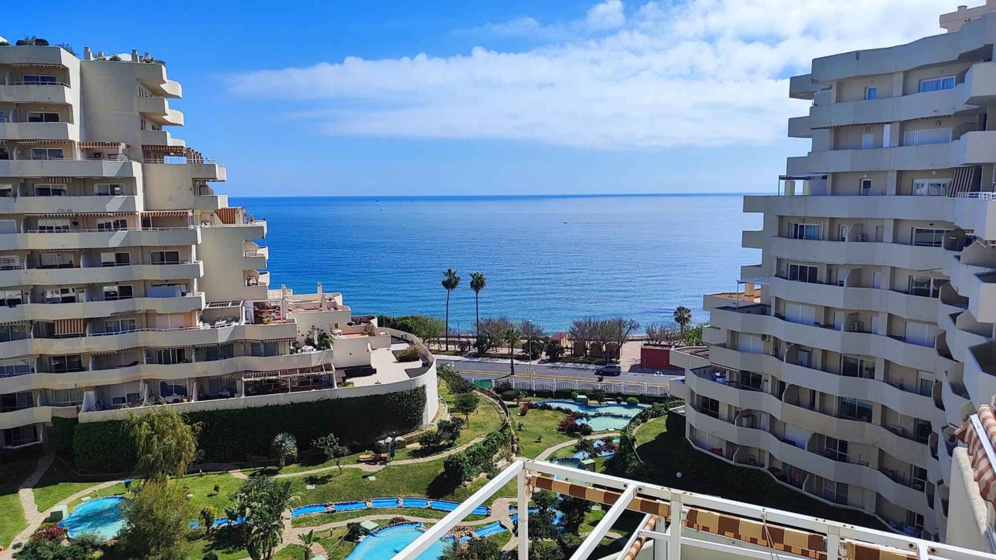Benal With Sunny Terrace And Water Park Apartment Benalmádena
