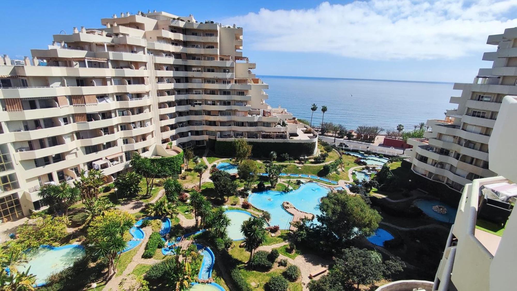 Benal With Sunny Terrace And Water Park Apartment