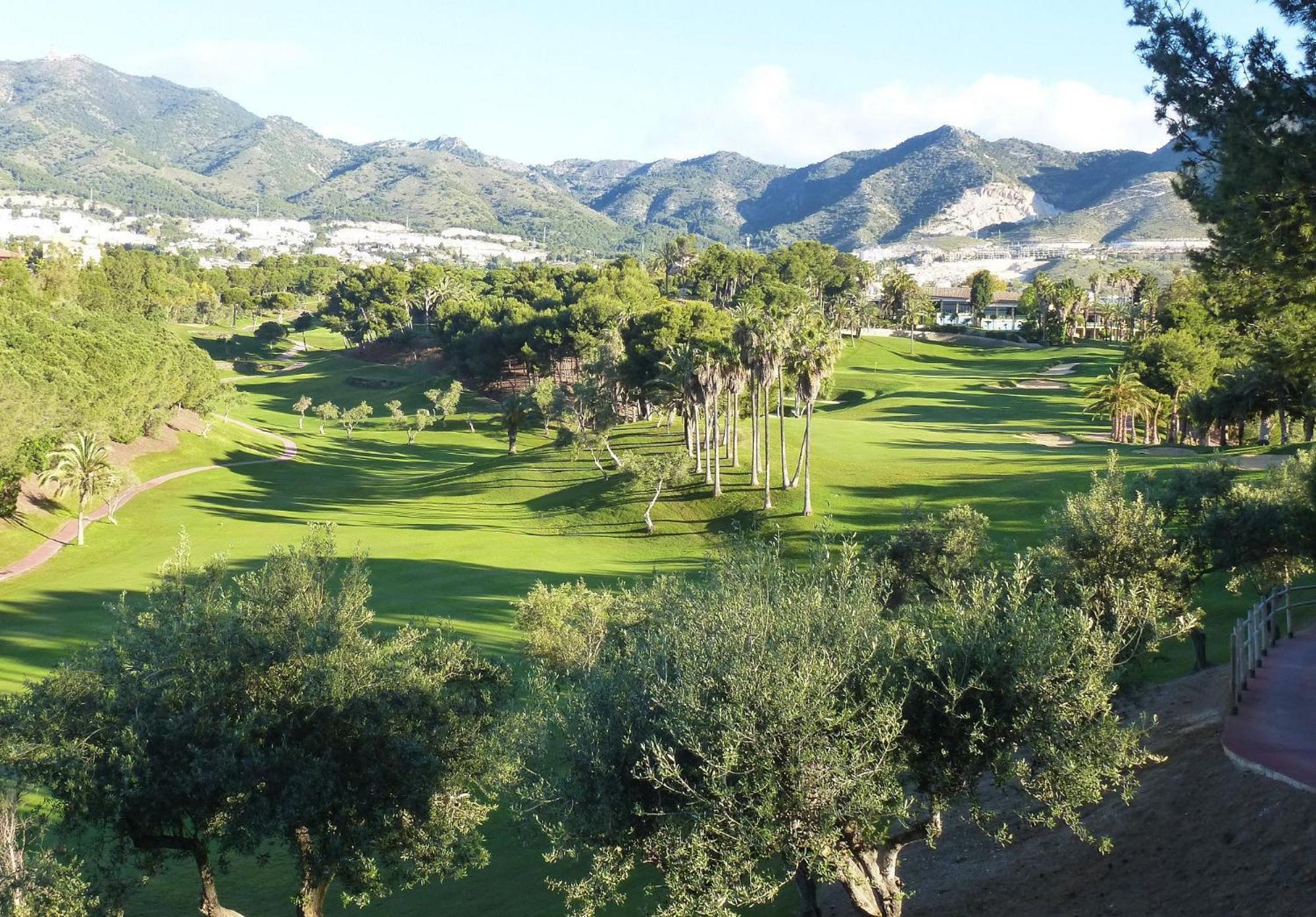 Stylish 2br With Big Terrace Near And Golf Apartment