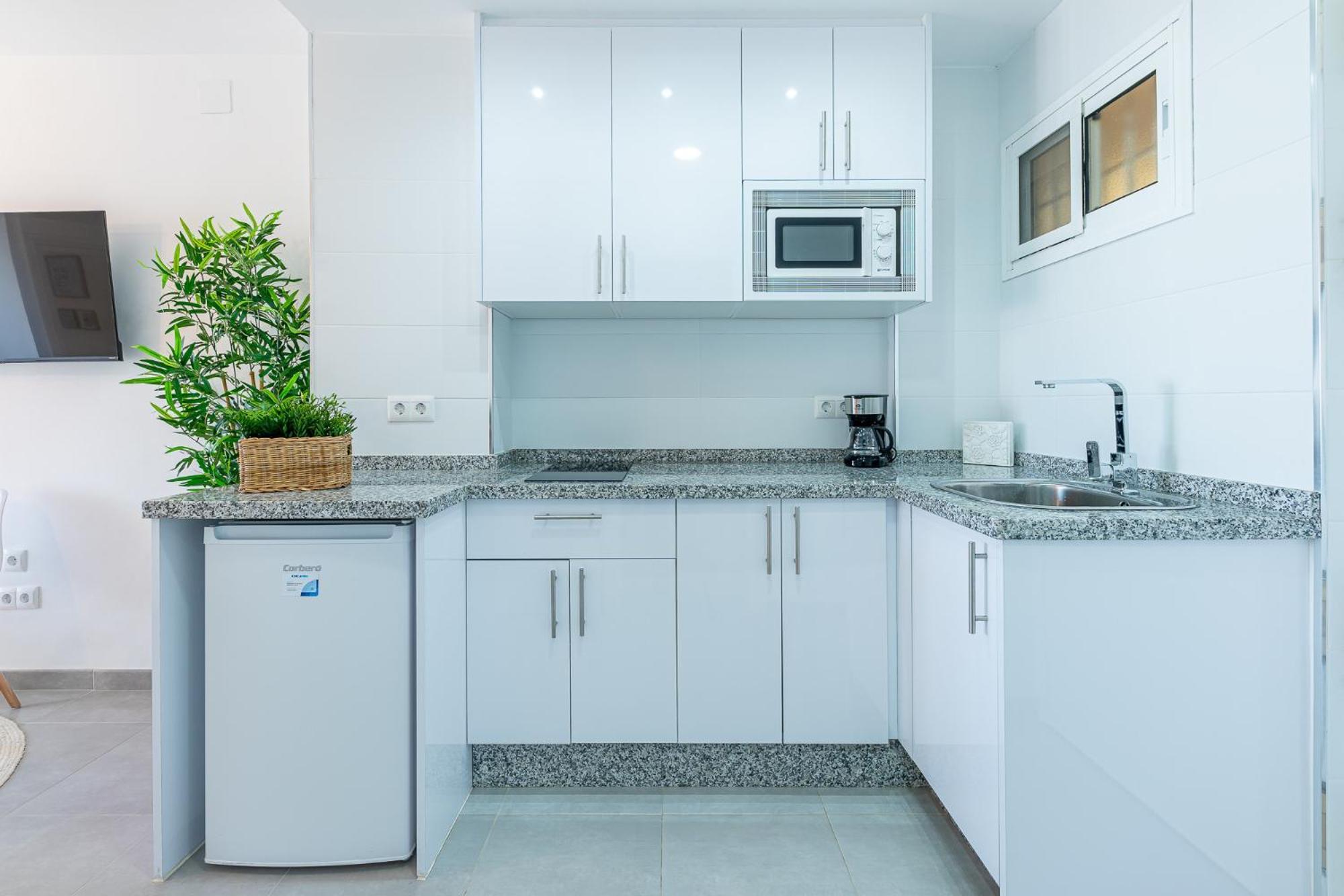 797 Rentals- Elegante Estudio Reformado En Iris Apartment *