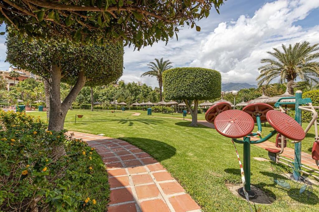 Benal With Sunny Terrace And Water Park Apartment Benalmádena